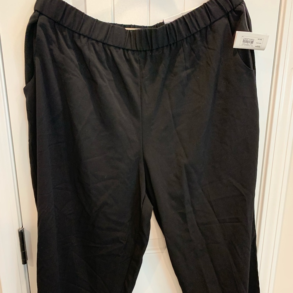 NEW WITH TAGS Woman’s Black Elastic Dress Pants